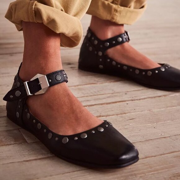 Genuine FREE PEOPLE, SZ 7, Mystic, Leather Mary Jane shoes, Black w/ Studs - Picture 2 of 6